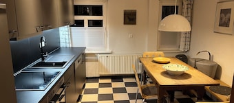 grande, nouvellement maison à colombages rénovée avec garage, animaux acceptés