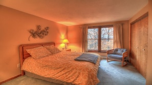 5 bedrooms, iron/ironing board, free WiFi, bed sheets