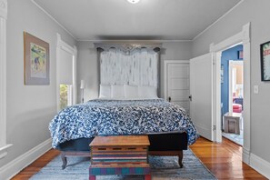 4 bedrooms, iron/ironing board, travel cot, free WiFi - Quaint 4 Bedroom Home Just A Few Blocks To Downtown Lake Geneva (Lake Geneva)