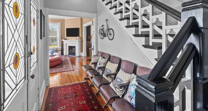 Quaint 4 Bedroom Home Just A Few Blocks To Downtown Lake Geneva