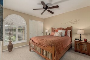 3 bedrooms, iron/ironing board, WiFi, bed sheets - Scottsdale Escape - Close to Kierland All 5 star reviews !  Summer Savings! (Scottsdale)