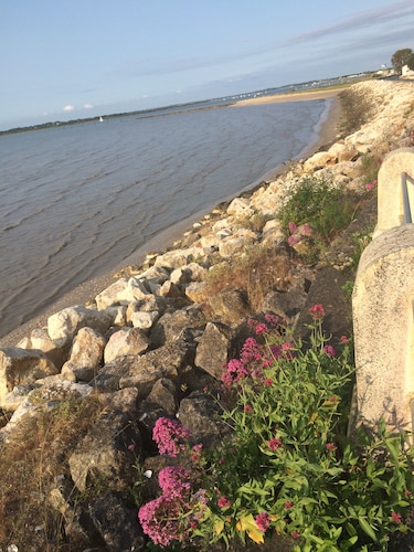 House with garden, 500 m from the sea, 7 people, all comfort