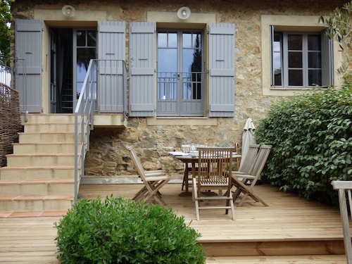 Jolie villa très lumineuse dans bastide rénovée et au milieu des vignes 