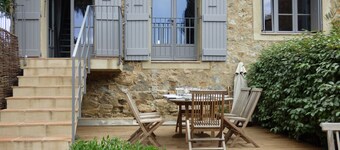 Pretty villa in renovated bastide in the middle of the vines in 5'de St tropez