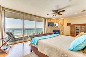 2 bedrooms, iron/ironing board, travel crib, free WiFi - Gulf-Front 2BR Beach Escape - Balcony Views (Pensacola Beach)