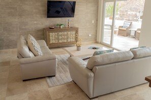 Smart TV, books - Amazing Views & Newly Renovated!! (Cabo San Lucas)