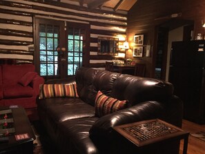 Smart TV, chimenea, videojuegos y futbolito 