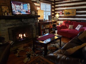 Smart TV, chimenea, videojuegos y futbolito 