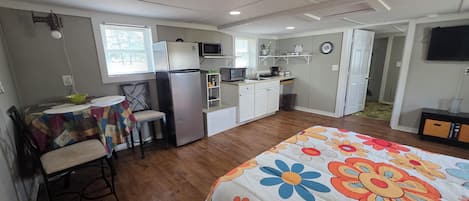 1 bedroom, WiFi, bed sheets, wheelchair access