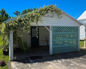 Exterior - Studio- Now Lower prices!  Bring your boat for summer and fall fishing (Beaufort)