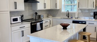 Granbury Lake Rustic Retreat on Quiet Cove