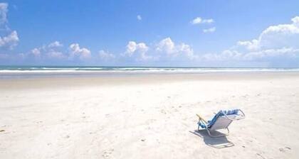 4 hengen talo, jossa on seulottu uima-altaalla lahdella! Lido & Siesta Key Rannat Nea