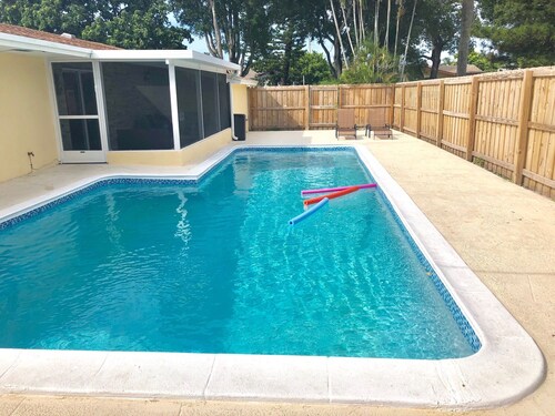 *NEW*HOME WITH POOL * PALM BEACH VACATION HOME 🏡 