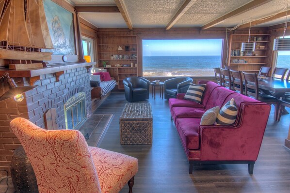 TV, peis, DVD-spiller og bordtennis