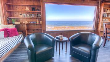 TV, fireplace, DVD player, table tennis