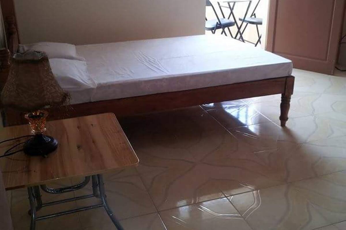 Standard Double Room | Desk, WiFi (free), bed sheets