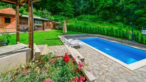 Pool - Beautiful private villa for 6 guests with WIFI, private pool, A/C, TV, terrace and panoramic view (Brod Na Kupi)