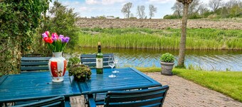 5 pers Holiday Home Horizon close to the National Park Lauwersmeer