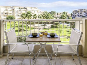 Outdoor dining - Cosy apartment for 4 guests with A/C, WIFI, pool, TV and terrace (Denia)