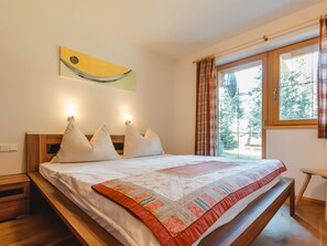 3 chambres, lit parapluie, Wi-Fi gratuit, draps fournis