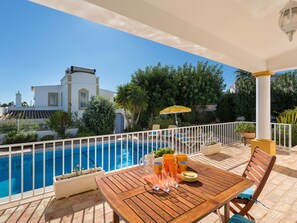 Outdoor dining - Stunning private villa for 6 people with private pool, A/C, WIFI, TV and terrace (Guia)