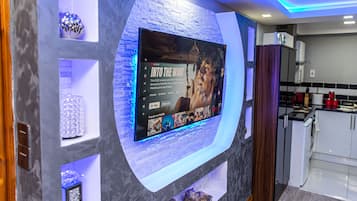 Studio, salle de bains attenante (Studio Apartment)