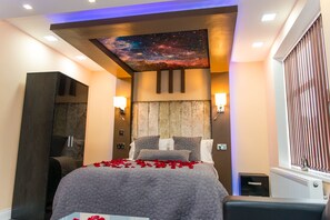 Executive Apartment, Ensuite | Lounge - Sawrey Serviced Apartments (Bradford)