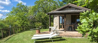 Stunning private villa with A/C, WIFI, TV, patio, pets allowed, panoramic view and parking