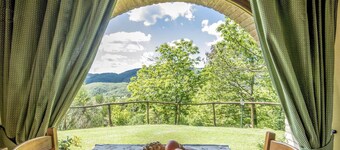 Stunning private villa for 2 guests with WIFI, A/C, TV, patio, pets allowed and panoramic view