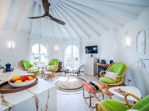 TV, fireplace - Beautiful private villa for 7 guests with WIFI, A/C, private pool, TV and terrace (Calpe)
