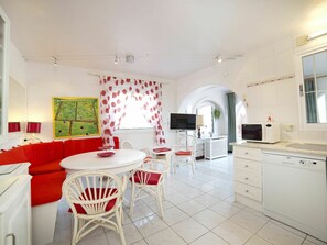 Interior - Beautiful private villa for 8 guests with A/C, WIFI, private pool, TV and patio (Calpe)