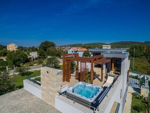 Terrace/patio - Stunning private villa for 8 guests with hot tub, A/C, WIFI, private pool, TV and terrace (Zadar)
