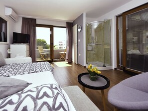 4 bedrooms, travel cot, free WiFi