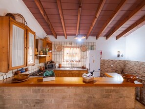 電子レンジ、オーブン、食器洗い機、ハイチェア