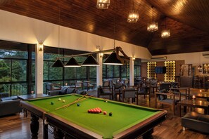 Billiards - Simpson's Forest Hotel (Wattegama)