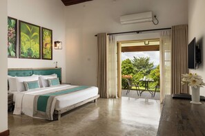 埃及棉床单、高档床上用品、迷你吧、客房内保险箱