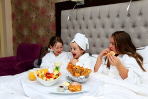 Deluxe Triple Room, Multiple Beds, Accessible