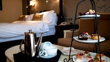 Egyptian cotton sheets, premium bedding, pillow-top beds, in-room safe