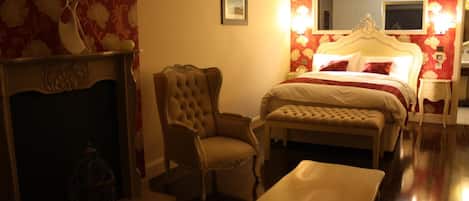 Luxury Studio Suite, 1 King Bed, Non Smoking | Egyptian cotton sheets, premium bedding, pillowtop beds, in-room safe