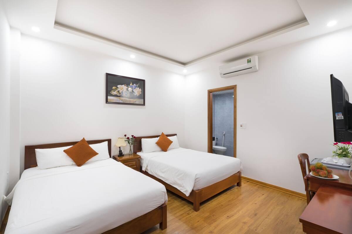 Superior Triple Room | Desk, soundproofing, WiFi (free)