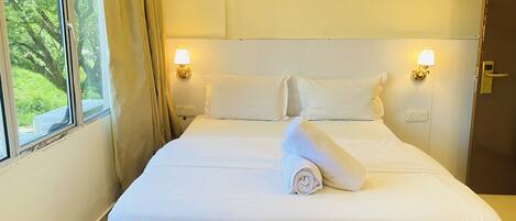 Standard-dobbeltværelse - 1 soveværelse - byudsigt | Skrivebord, lydisolering, strygejern/strygebræt, gratis Wi-Fi