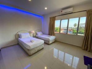 Twin Room, 2 Twin Beds, City View | Desk, soundproofing, iron/ironing board, free WiFi - Sunsega Hotel (Perai)