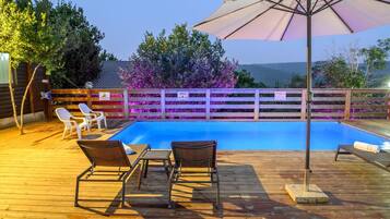 Outdoor pool, pool loungers