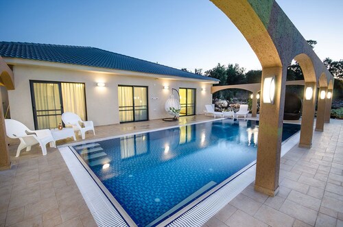 Lev HaHoresh Suites