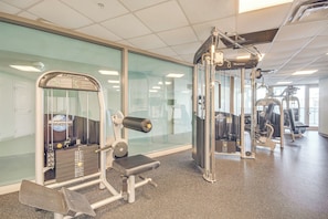 Fitness facility - Beachfront Condo w/ Pool Access in Biloxi! (Biloxi)