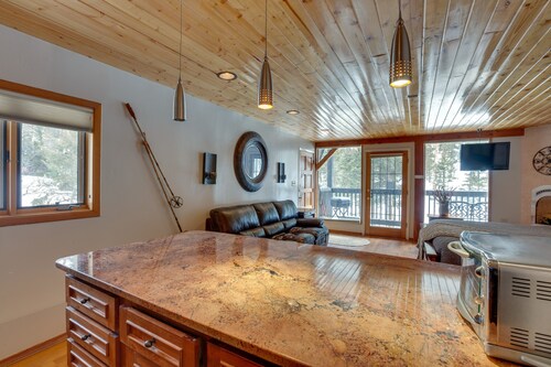 Hot Tub Access: Studio 2 Mi to Taos Ski Resort