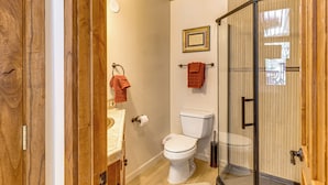 Unclassified image, 5 of 29, button - Hot Tub Access: Studio 2 Mi to Taos Ski Resort (Taos Ski Valley)