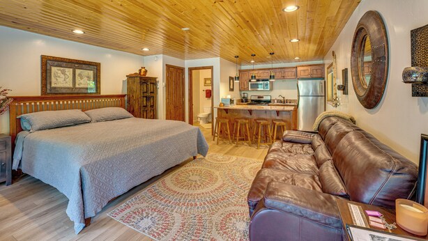 Unclassified image, 1 of 29, button - Hot Tub Access: Studio 2 Mi to Taos Ski Resort (Taos Ski Valley)