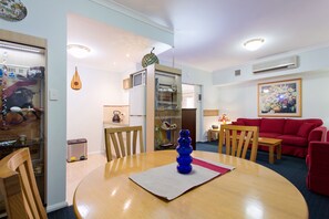 Living area - Northbridge Pearl (Northbridge)