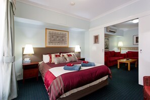 City Apartment, 1 Queen Bed, Accessible | 1 bedroom, Egyptian cotton sheets, premium bedding, down comforters - Northbridge Pearl (Northbridge)